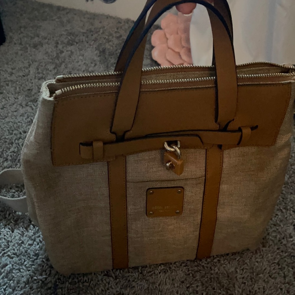 Henri bendel jetsetter bag. Tan